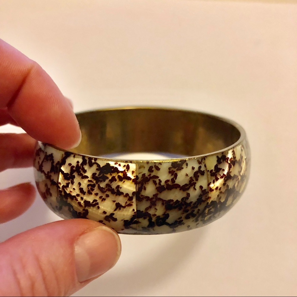Mother of Pearl Patterned Bracelet